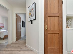 22522 Avenue San Luis, Woodland Hills CA 91364