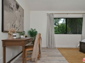 22522 Avenue San Luis, Woodland Hills CA 91364