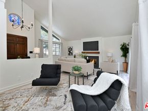 22522 Avenue San Luis, Woodland Hills CA 91364