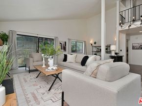 22522 Avenue San Luis, Woodland Hills CA 91364