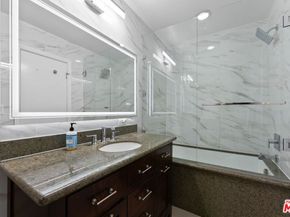 2002 4th Street 102, Santa Monica CA 90405
