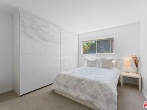 2002 4th Street 102, Santa Monica CA 90405