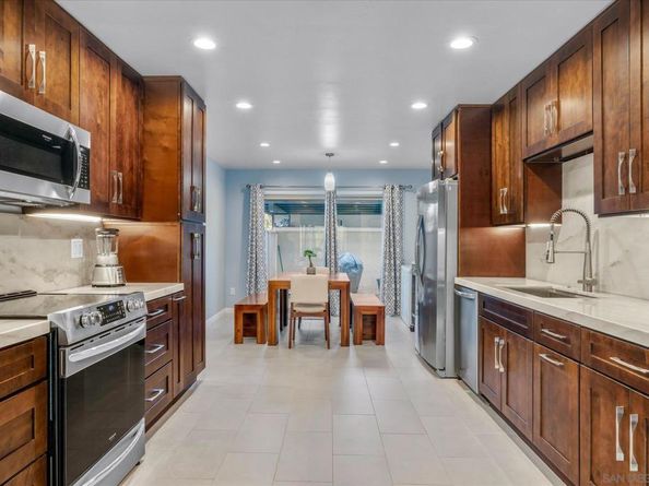 4341 Loma Riviera Ct, San Diego CA 92110