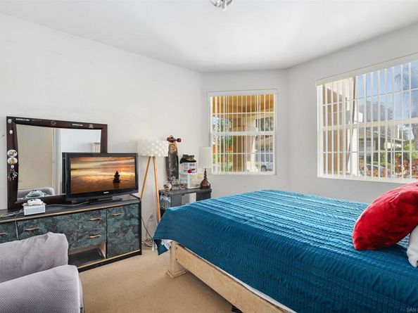 1505 Knoll Park Gln, Escondido CA 92029