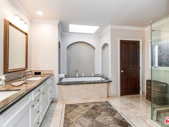 10339 Whipple Street, Toluca Lake CA 91602