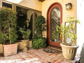 10339 Whipple Street, Toluca Lake CA 91602