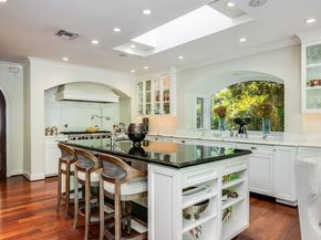 10339 Whipple Street, Toluca Lake CA 91602