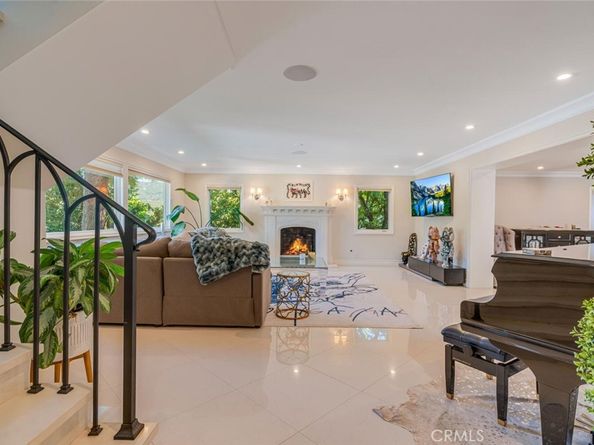 3025 Country Club, Glendale CA 91208