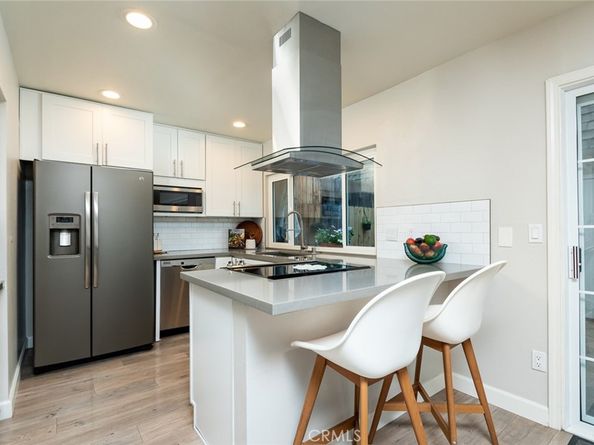 20718 Devonshire Street C, Chatsworth CA 91311