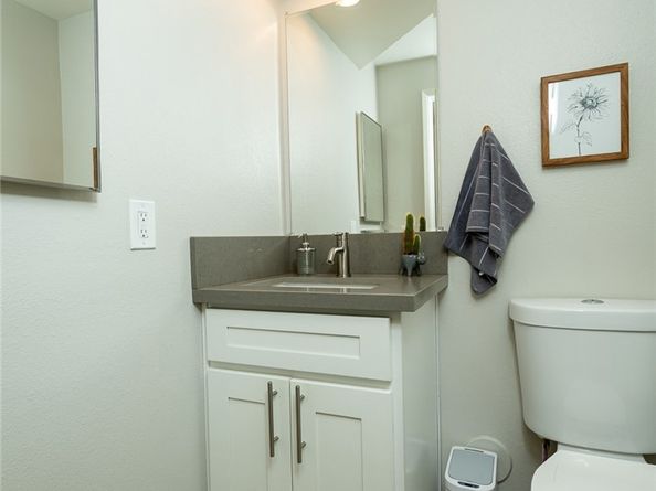 20718 Devonshire Street C, Chatsworth CA 91311