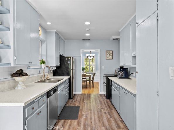 1046 E Grinnell Drive, Burbank CA 91501