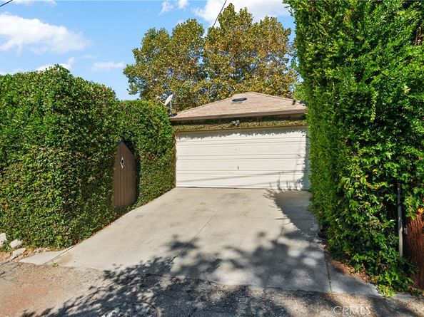 1046 E Grinnell Drive, Burbank CA 91501