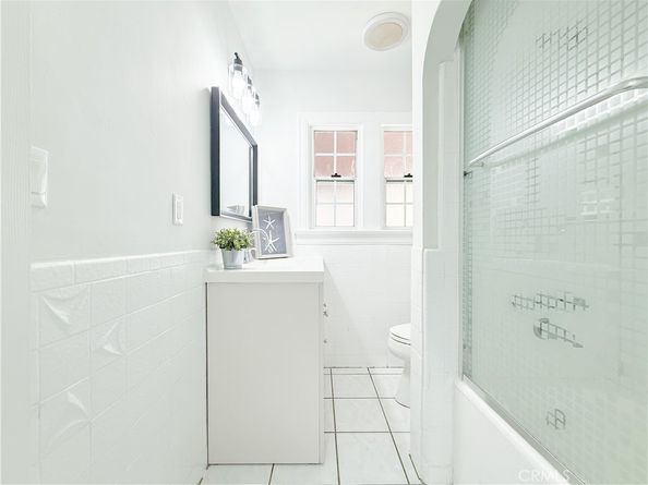 556 W 99th Street, Los Angeles CA 90044