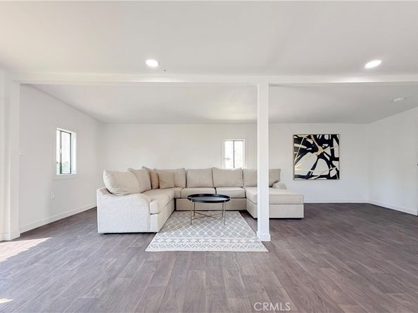 556 W 99th Street, Los Angeles CA 90044