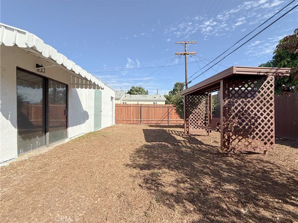 556 W 99th Street, Los Angeles CA 90044