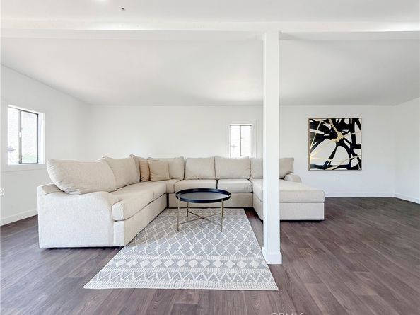 556 W 99th Street, Los Angeles CA 90044