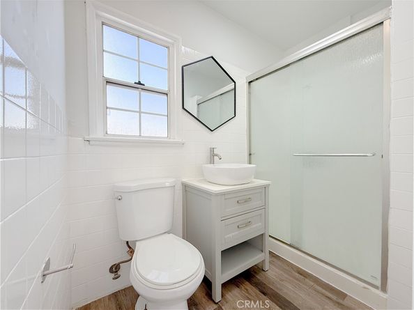 556 W 99th Street, Los Angeles CA 90044