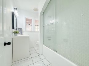 556 W 99th Street, Los Angeles CA 90044