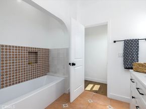4325 9th Avenue, Los Angeles CA 90008