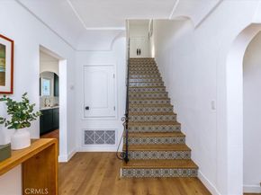 4325 9th Avenue, Los Angeles CA 90008