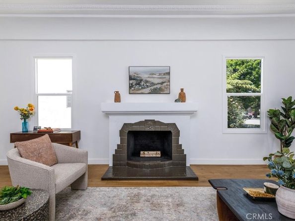 4325 9th Avenue, Los Angeles CA 90008