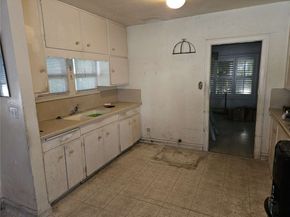 2642 Manning Avenue, Los Angeles CA 90064