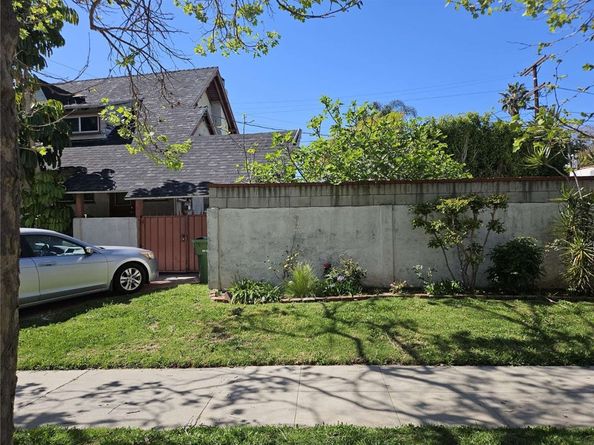2642 Manning Avenue, Los Angeles CA 90064