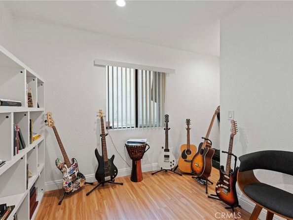 1832 Redcliff Street, Los Angeles CA 90026