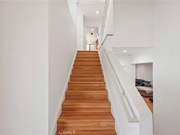 1832 Redcliff Street, Los Angeles CA 90026