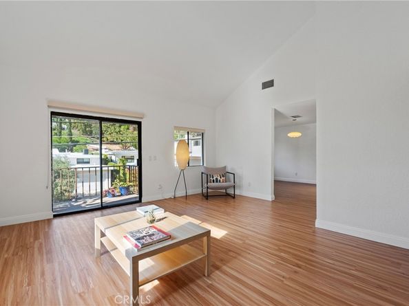 1832 Redcliff Street, Los Angeles CA 90026