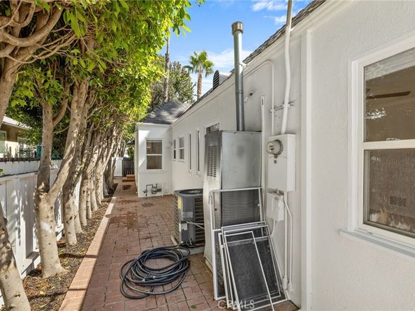 1744 Stanton Avenue, Glendale CA 91201