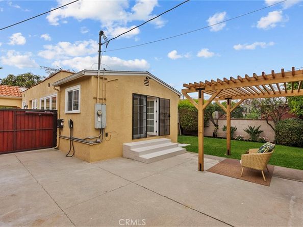 2928 11th, Los Angeles CA 90018