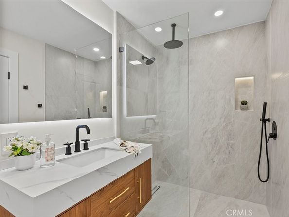 2928 11th, Los Angeles CA 90018