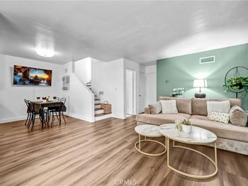 801 E Acacia