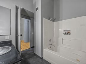 420 S San Pedro 218, Los Angeles CA 90013