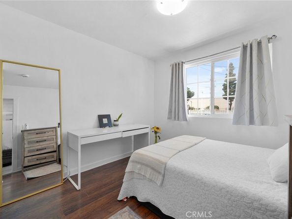 11678 Willowbrook Avenue, Los Angeles CA 90059