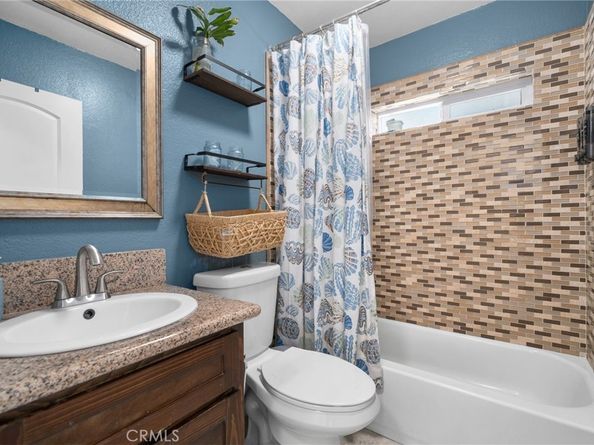 11678 Willowbrook Avenue, Los Angeles CA 90059