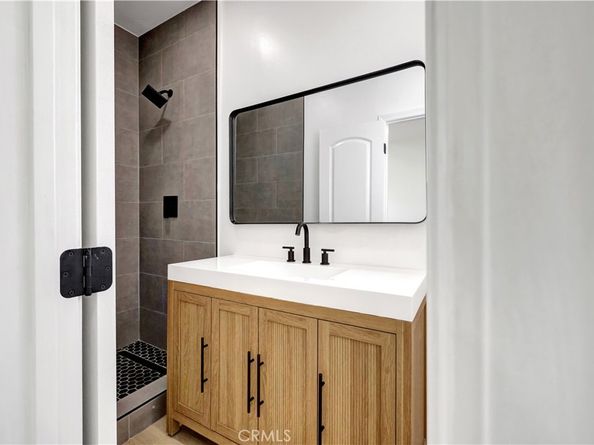 3515 S Norton Avenue, Los Angeles CA 90018