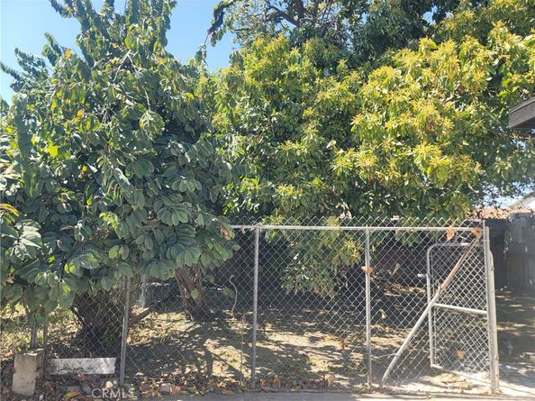 6221 Fishburn Avenue, Bell CA 90201