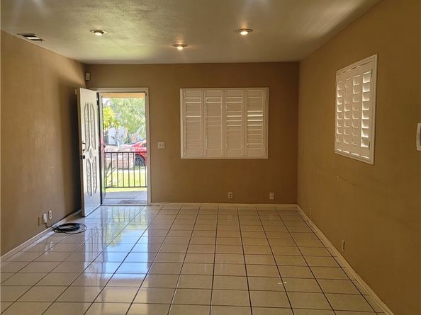 6221 Fishburn Avenue, Bell CA 90201