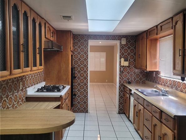 6221 Fishburn Avenue, Bell CA 90201