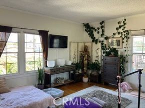 1945 -1947 S Bronson Avenue, Los Angeles CA 90018
