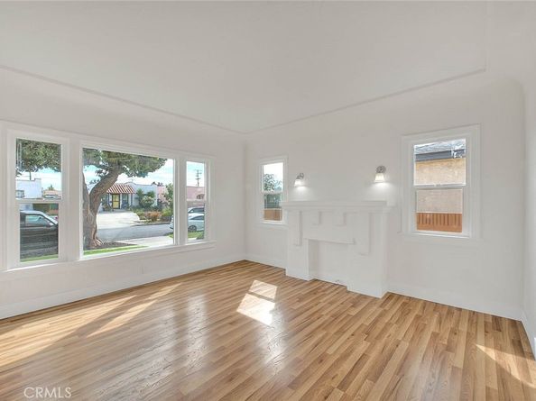 547 W 106th, Los Angeles CA 90044