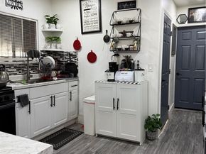 800 W 97th, Los Angeles CA 90044