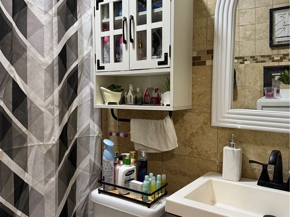 800 W 97th, Los Angeles CA 90044