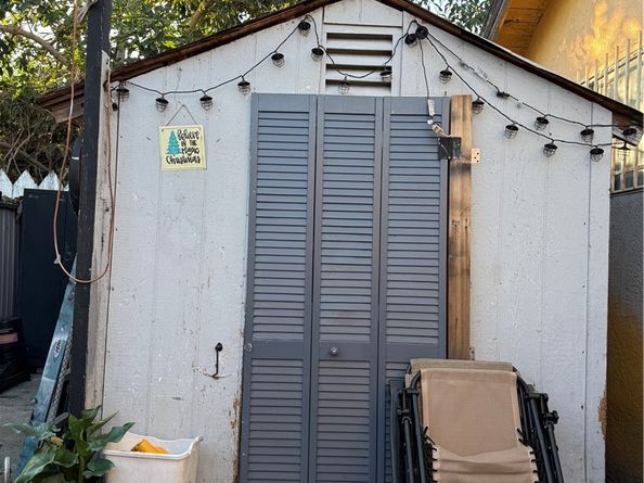 800 W 97th, Los Angeles CA 90044