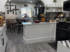 800 W 97th, Los Angeles CA 90044