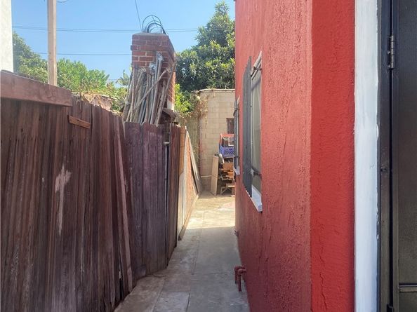 202 N Sloan Avenue, Compton CA 90221