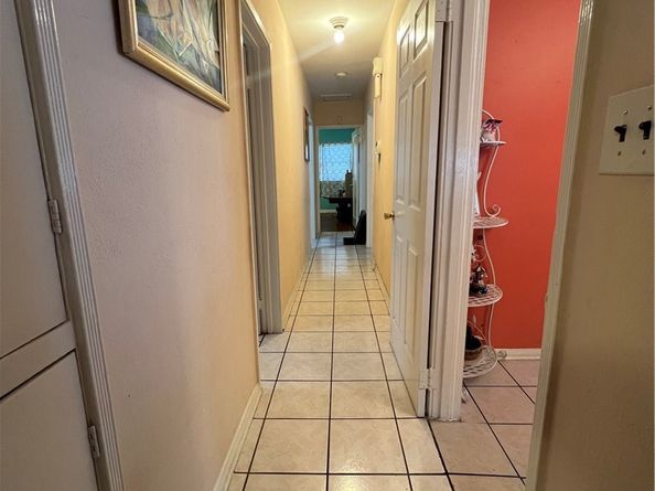 2909 8th Avenue, Los Angeles CA 90018