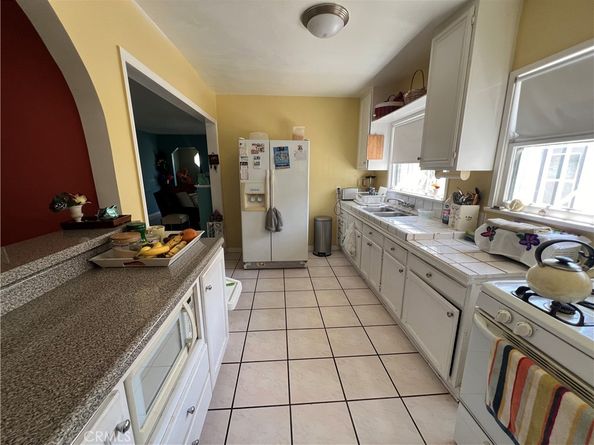 2909 8th Avenue, Los Angeles CA 90018